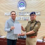 पारदर्शी कार्यशैली बनी विजलेंस उपनिरीक्षक संजीव त्यागी के सम्मान का आधार, पावर कारपोरेशन निदेशक अनिल कुमार ने किया सम्मानित….