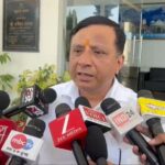 वैश्विक ईंधन संकट, मुख्यमंत्री पुष्कर सिंह धामी की अपील पर सूचना जनसंपर्क विभाग का नो व्हीकल डे, ख़ुद सूचना महानिदेशक पहुँचे इलेक्ट्रिक वाहन से…