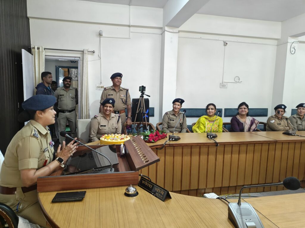 मातृत्व दिवस पर टिहरी एसएसपी श्वेता चौबे की अनूठी पहल, महिला पुलिसकर्मियों के साथ आत्मीय संवाद बना मिसाल…