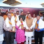 कांग्रेस की जड़ों में लोकतांत्रिक मूल्यों का हनन करना, आपातकाल को याद कर सीएम धामी हुए हमलावर, लोकतंत्र सेनानियों के परिजनों को किया सम्मानित…